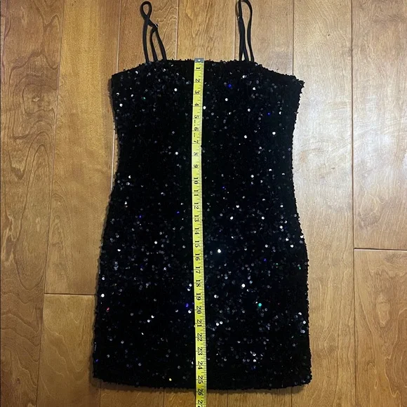 Forever 21 Sequins Mini Dress Size M Stretch Festive Holiday Party Cocktail GNO - Picture 7 of 10